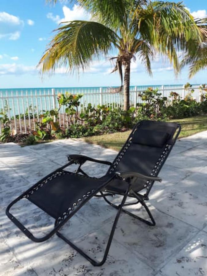 Secluded And Modern Beachfront House Hotel Nassau Eksteriør billede